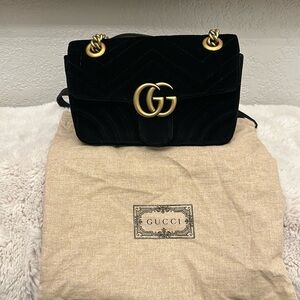 Gucci marmont velvet handbag